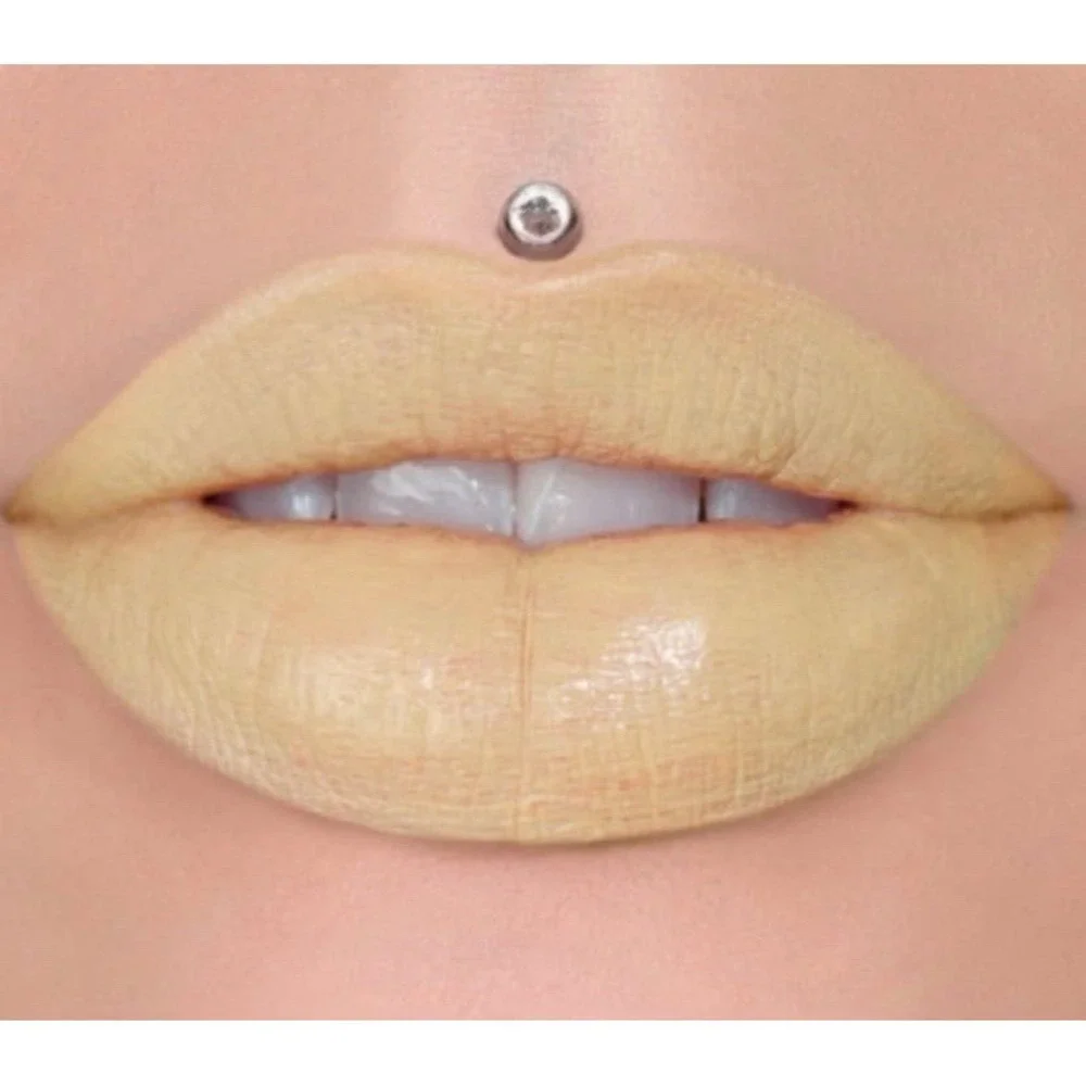 Jeffree Star Velvet Trap Lipstick in easter Sunday‎